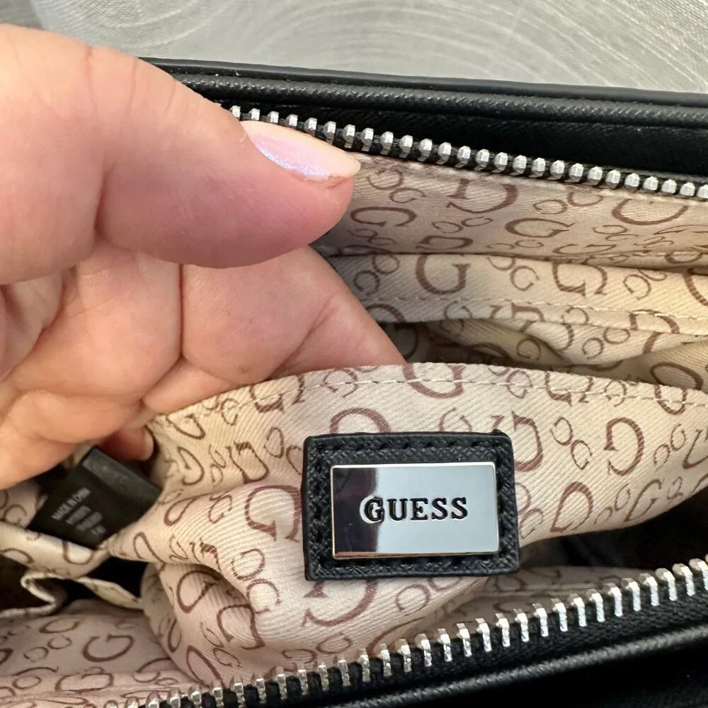 Guess Black & Beige Purse Satchel - LIKE NEW